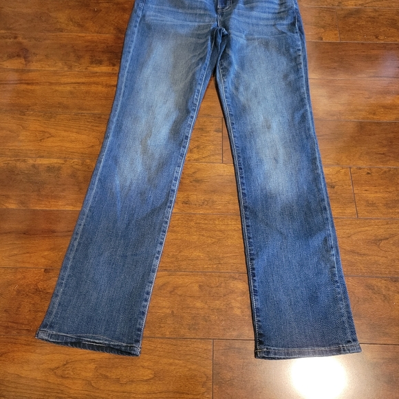 Sold NWT Lucky Brand Womens Sweet Straight Jeans Blue Denim Size 8/29 R. - Picture 3 of 14